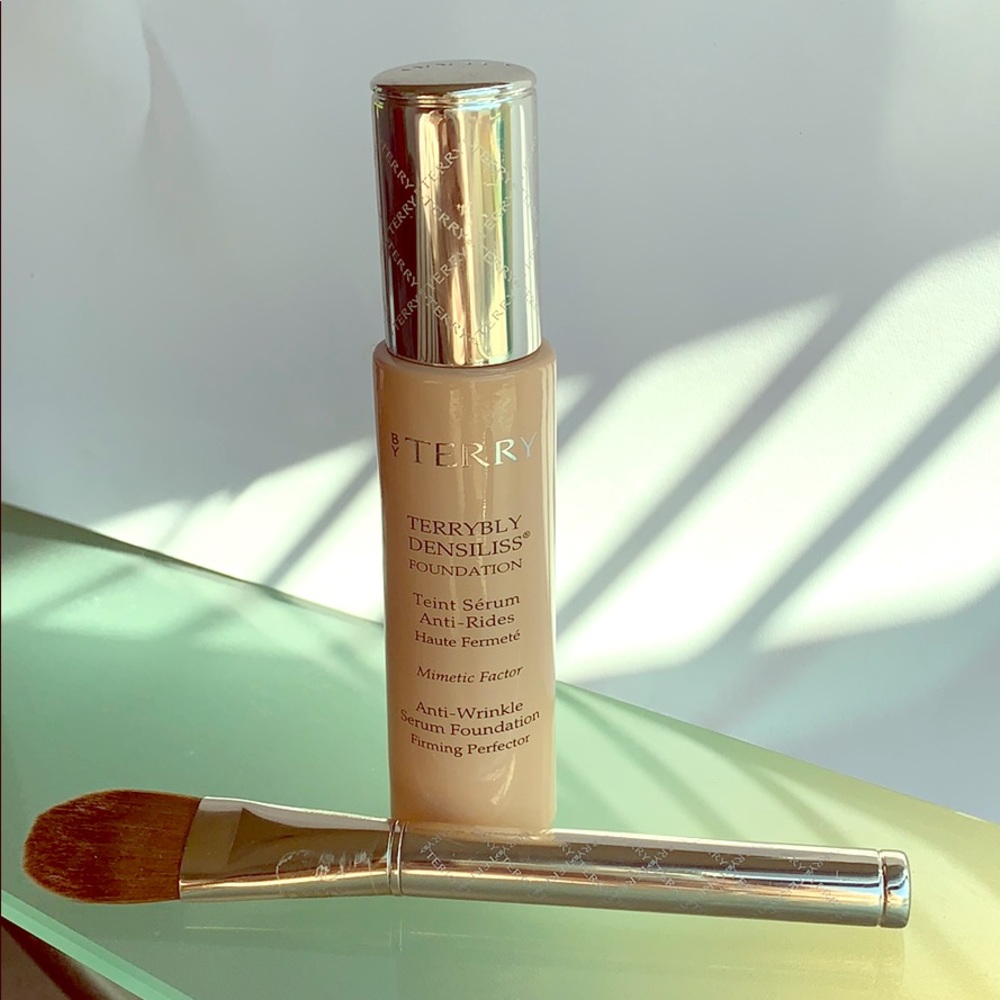 By Terry Densiliss foundation in 7.5 Honey Glow